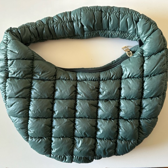 NWOT Quilted Padded Cloud Hobo Shoulder Bag in Deep Green - Picture 5 of 8